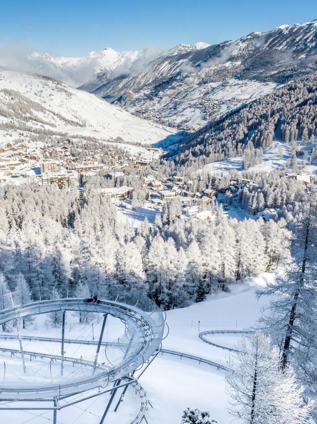 Luge du Caribou, Une luge sur ail alternant vrilles, vagues, sauts et autres chicanes... pour le plaisir de tous