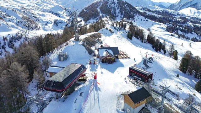 Vue drone depuis le sommet de Peynier à Vars